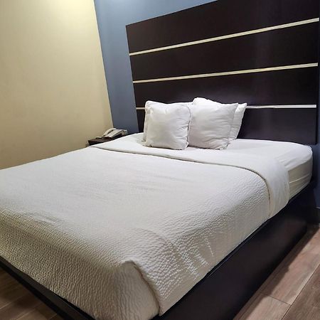 Days Inn By Wyndham Baton Rouge Airport Экстерьер фото