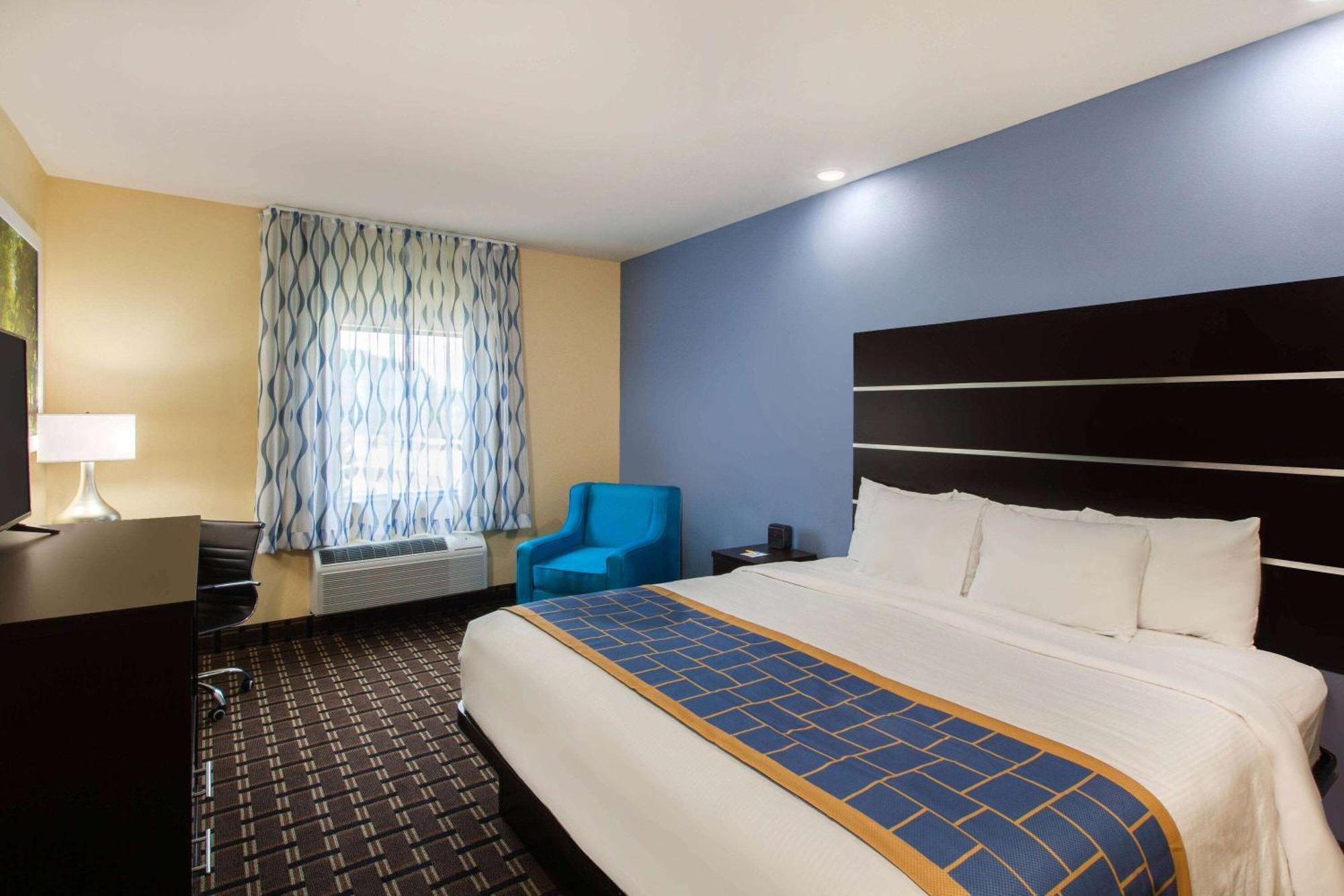 Days Inn By Wyndham Baton Rouge Airport Экстерьер фото