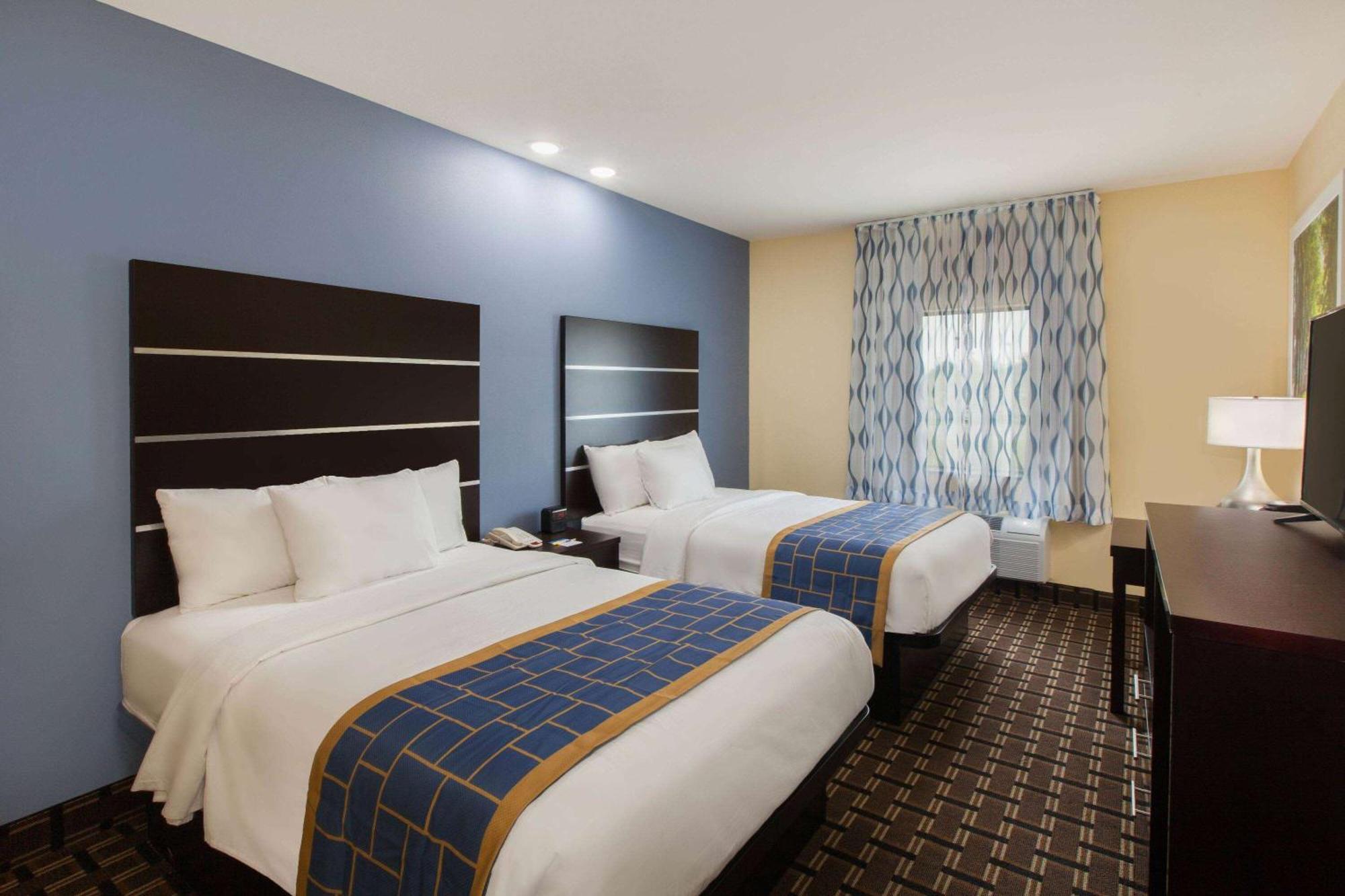 Days Inn By Wyndham Baton Rouge Airport Экстерьер фото