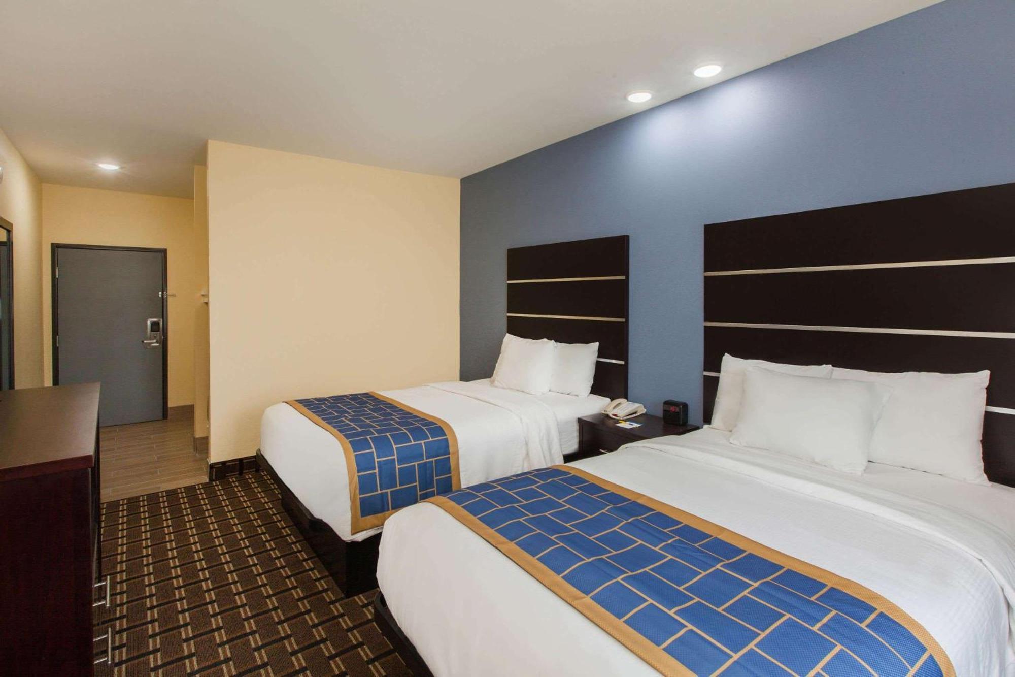 Days Inn By Wyndham Baton Rouge Airport Экстерьер фото