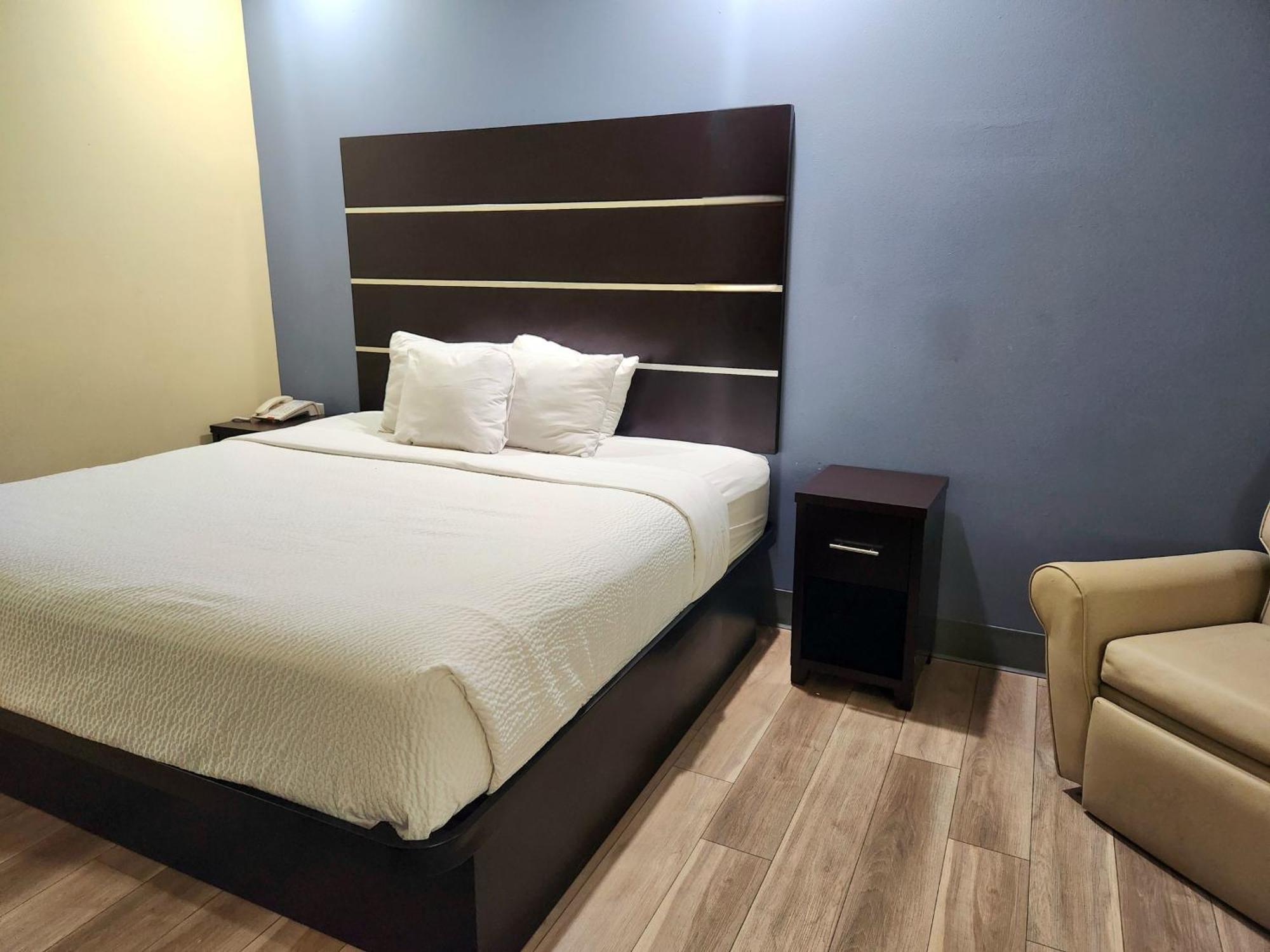 Days Inn By Wyndham Baton Rouge Airport Экстерьер фото